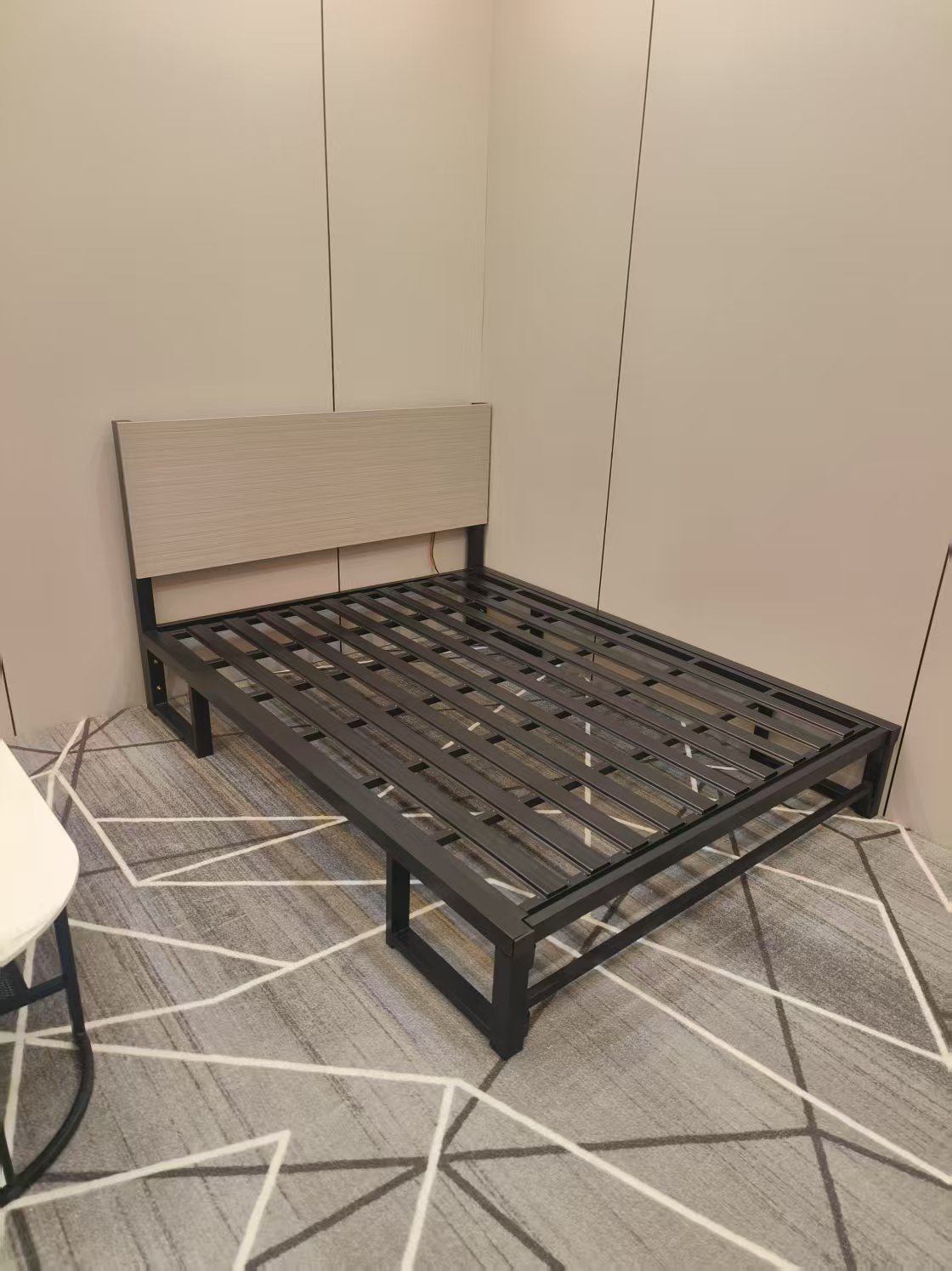 1.5米×1.9米铁床
